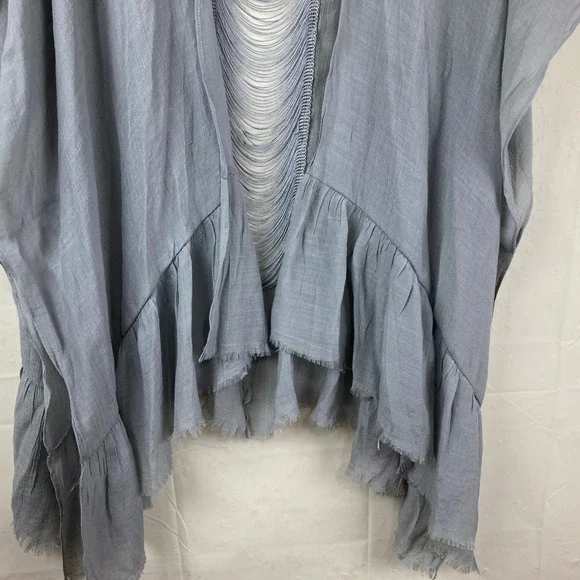 Umgee Kimono Wrap Womens S/M Blue Gray Fringe Back Ruffle Boho Festival Beach - Picture 4 of 7